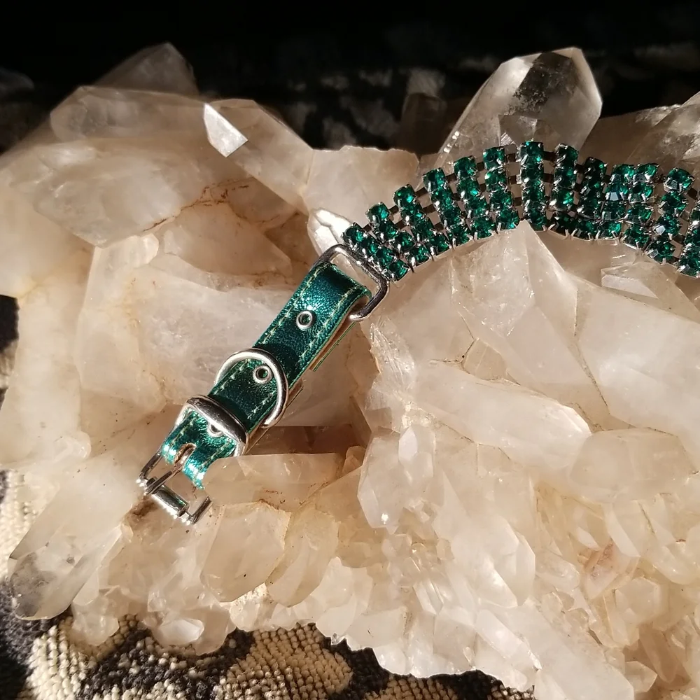 Vtg 1960s-70s era Emerald Green Rhinestone Dog /Cat Collar New unworn sz 14